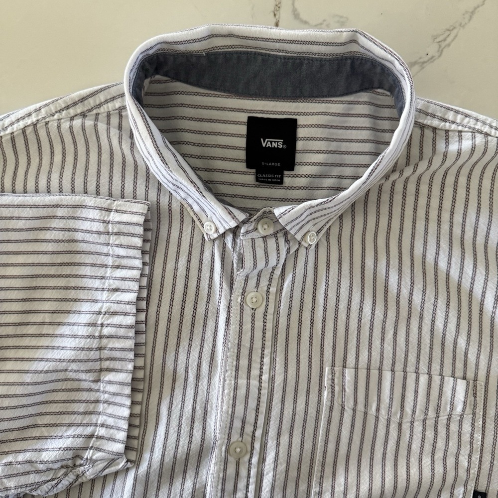 Vans Button Up Shirt Men XL Chambray Striped Classic Fit Short Sleeve Skater